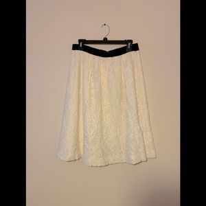 Lace skirt